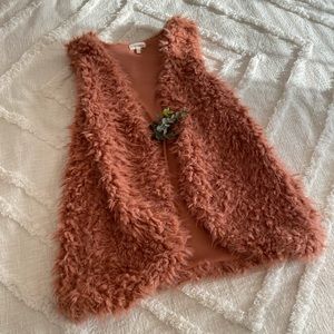 🎉5 for $8! Dusty Rose Fuzzy Sherpa Vest